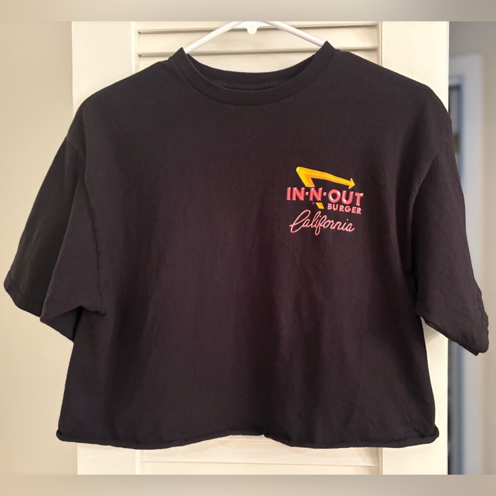 🍔In-N-Out Burger California • black cropped t-shirt • M • GUC